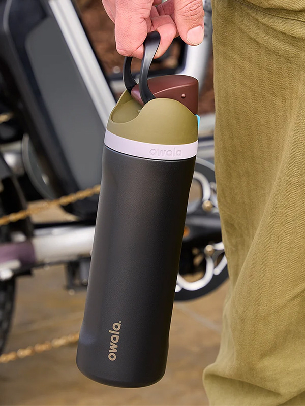 Robuste Sport-Trinkflasche, ideal für Outdoor-Aktivitäten und individualisierbares Merchandise