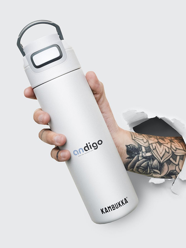 Personalisierbare Trinkflasche mit Team- oder Firmenlogo, stärkt den Zusammenhalt und die Markenidentität