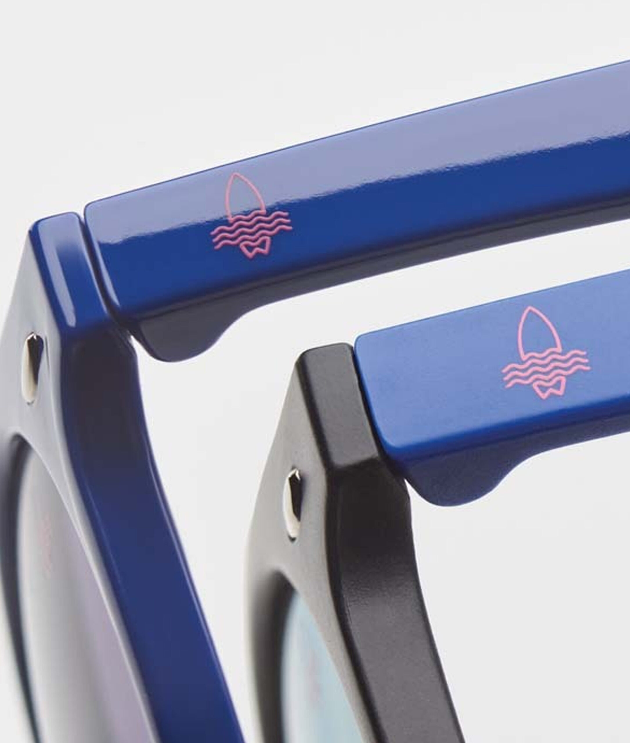 Messe-merch-glasses