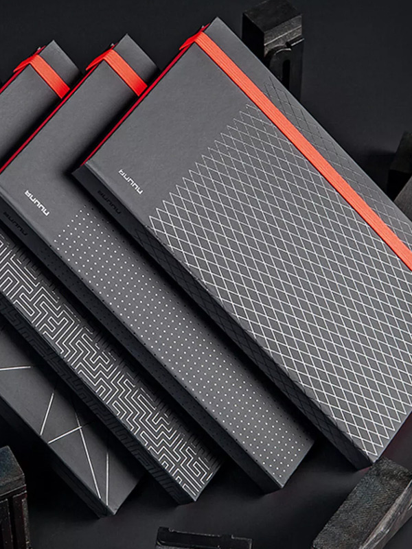 Design-Notizbuch mit Liebe zum Detail, ideal als exklusiver Merchandise-Artikel oder für besondere Anlässe.