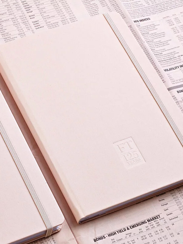 Pinkes Notizbuch aus recyceltem Papier, ideal als nachhaltiger Werbeartikel