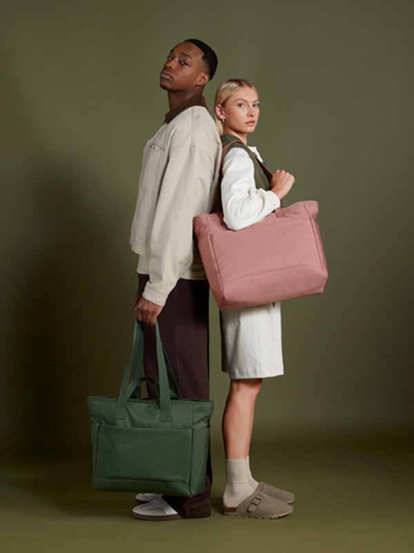 Komfortable Tragetasche mit langen Griffen, bequem über der Schulter zu tragen, personalisierbar