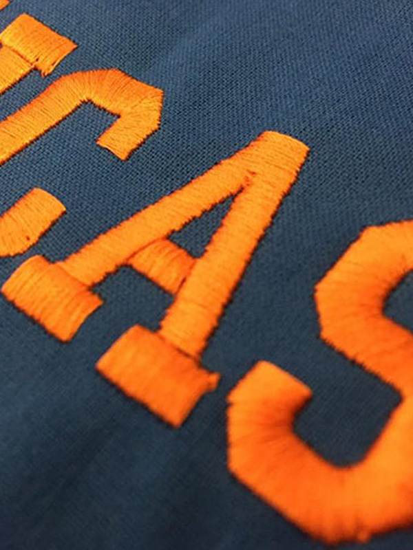 hochwertige individuelle Bestickung auf Tragetaschen