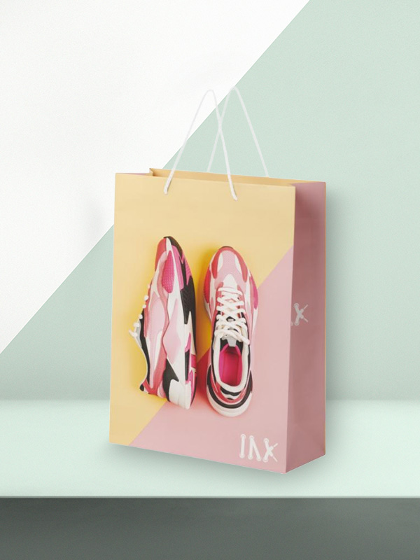 Praktische individualisierbare Papiertasche, ideal für Messen und Markenpräsenz